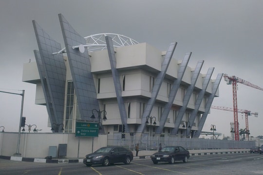 Nigeria tuyên án tù 15 người châu Á vì tội lừa đảo qua mạng