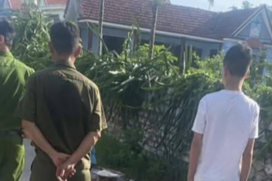 Con trai sát hại mẹ, đâm trọng thương cha sau khi bị mắng vì đi nhậu