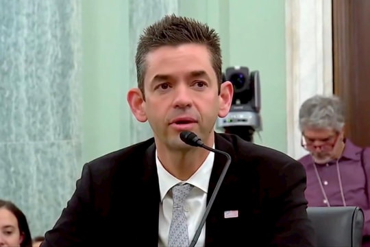 Bạn thân của tỷ phú Elon Musk bị rút đề cử làm lãnh đạo NASA