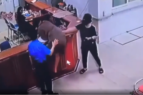 Nghệ An: Làm rõ vụ việc nhân viên y tế bị hành hung ngay tại Khoa cấp cứu
