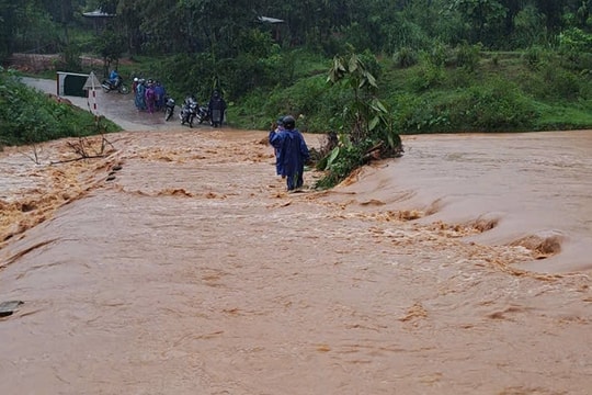 Thủ tướng chỉ đạo chủ động ứng phó mưa lớn, lũ quét, sạt lở đất