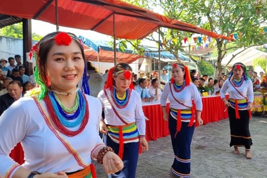 Nghệ thuật múa Cà đáo của người Co là di sản văn hóa phi vật thể quốc gia