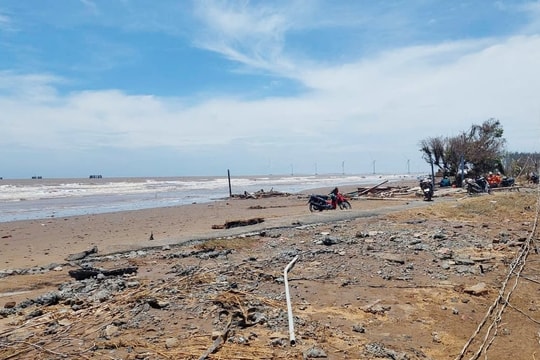 Trà Vinh: Sạt lở bờ sông, bờ biển diễn biến nghiêm trọng, đe dọa đời sống và hạ tầng