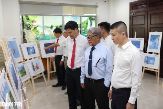 Báo Dân trí trao giải cuộc thi ảnh 50 năm ngành điện miền Nam