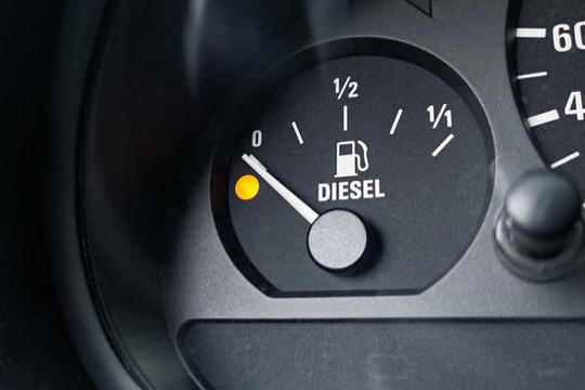 ‏Xe dầu hết nhiên liệu: Cách khởi động lại đơn giản‏