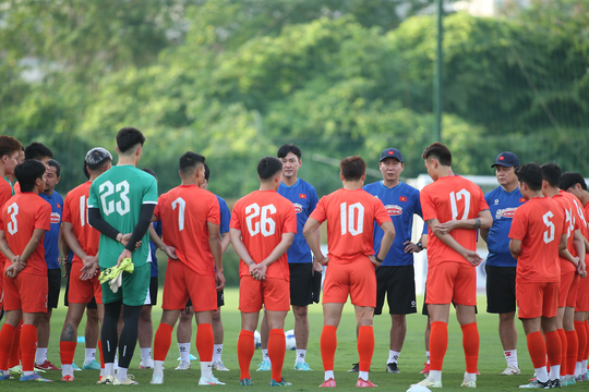 HLV Kim Sang Sik tự tin tuyển Việt Nam sẽ thắng Malaysia dù gặp khó về lực lượng