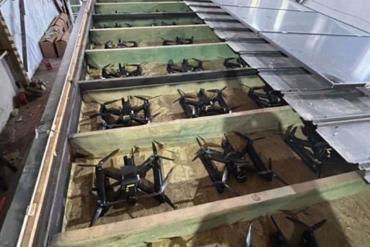 Vương quốc Anh cam kết cung cấp thêm 100.000 máy bay không người lái cho Ukraine