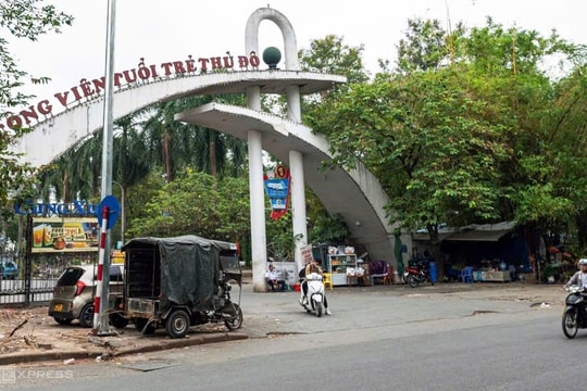 Công viên Tuổi trẻ Thủ đô xuống cấp, cây gẫy hoang tàn không người dọn dẹp...