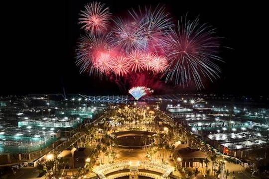 20h30 tại Vịnh trung tâm Cát Bà: Trải nghiệm show diễn không đi “phí cả mùa hè”