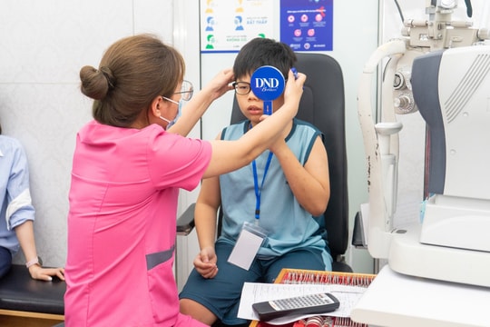 Cẩn trọng gia tăng cận thị ở trẻ khi hè đến