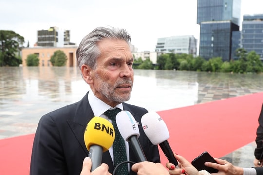 Thủ tướng Hà Lan tuyên bố sẽ từ chức và kêu gọi bầu cử sớm