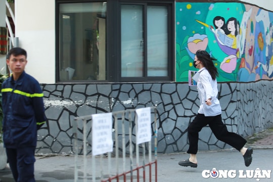 Kỳ thi tuyển sinh lớp 10 tại Hà Nội: Nếu đến chậm 15 phút sẽ không được vào dự thi