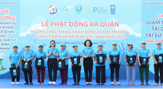 Đà Nẵng: Hơn 600 người tham gia làm sạch biển, hưởng ứng Tháng hành động vì môi trường