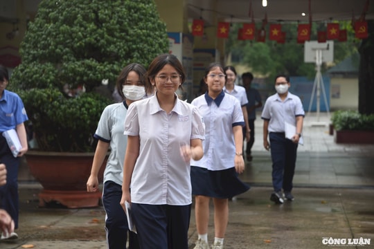 Học sinh TP HCM khép lại cuộc đua vào trường chuyên