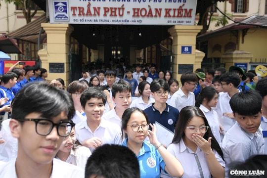 Hà Nội: Hơn 400 thí sinh vắng mặt trong buổi thi môn Ngữ văn