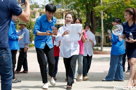 Hà Nội: 5.020 thanh niên tình nguyện tiếp sức sĩ tử tại kỳ thi lớp 10