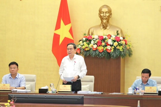 Khẩn trương hoàn thiện dự thảo Nghị quyết sửa đổi, bổ sung Hiến pháp