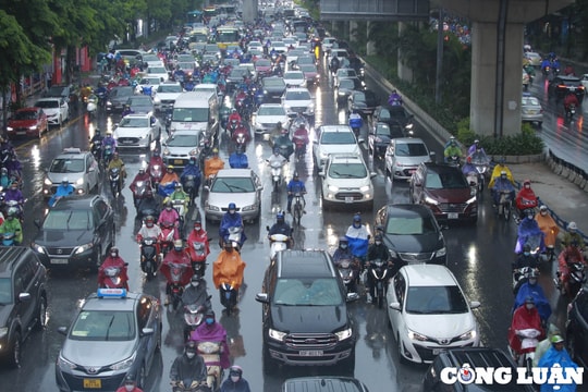 Chủ tịch UBND TP Hà Nội: Không thay đổi lộ trình hạn chế xe máy tại các quận nội đô