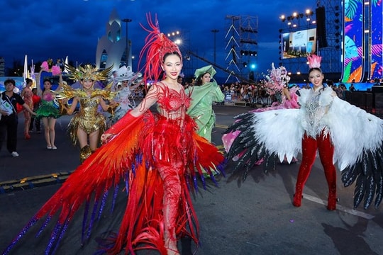 Rực rỡ sắc màu Carnival Nha Trang 2025