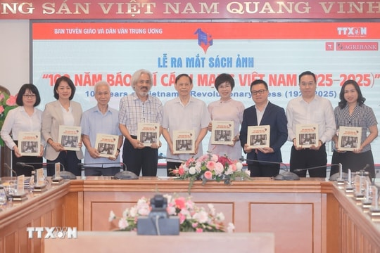 Sách ảnh ‘100 năm báo chí Cách mạng Việt Nam 1925-2025’: Bức tranh sinh động về hành trình phát triển đầy tự hào