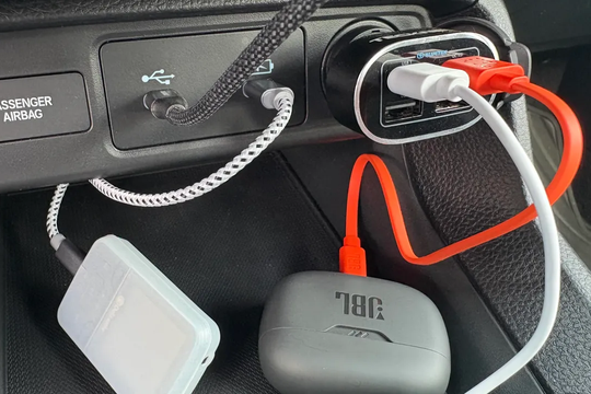 ‏Cổng USB trên ô tô: "Kho báu" bị lãng quên‏