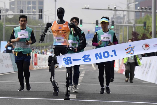 ‏Robot có thể tự 'ăn' và hoạt động vĩnh cửu: Viễn cảnh không còn xa?