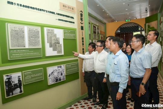 Đoàn công tác Hội Nhà báo Việt Nam đến thăm nơi Bác Hồ sáng lập Báo Thanh niên tại Quảng Châu, Trung Quốc