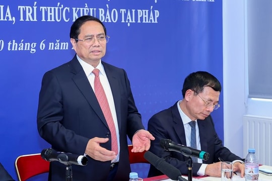 Thủ tướng Phạm Minh Chính gặp, làm việc với chuyên gia, trí thức kiều bào tại Pháp