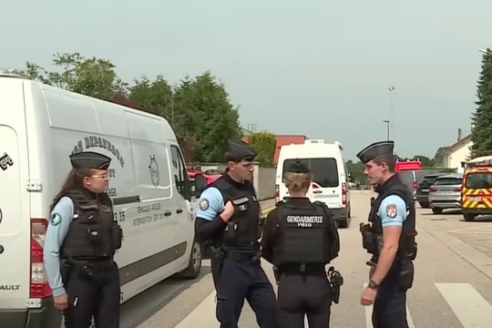 Học sinh 14 tuổi đâm chết trợ giảng tại trường học ở Pháp