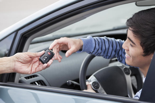 ‏Có nên mua xe cho con tuổi teen? Cân nhắc kỹ trước khi quyết định‏