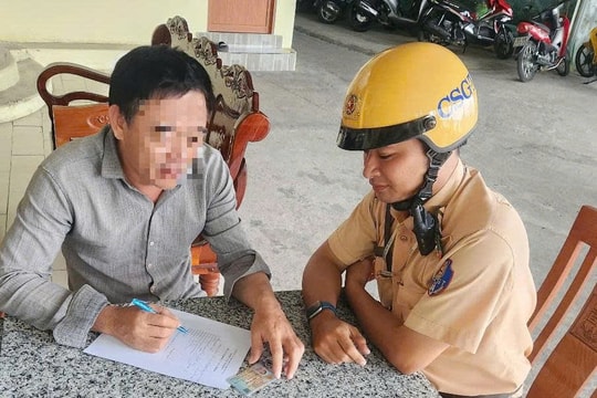 TP HCM: Tài xế xe ba gác ngang nhiên chạy ngược chiều trên đường