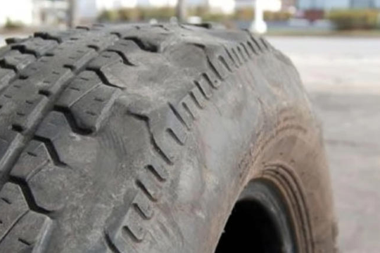 ‏Lốp xe bị mòn kiểu “gợn sóng”: Nhận biết và cách xử lý‏