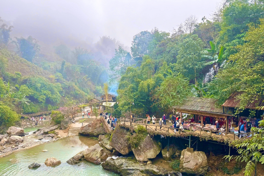 Du lịch Lào Cai bứt phá mạnh mẽ nửa đầu năm 2025