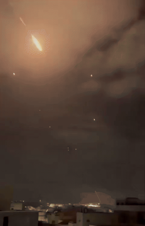 Israel và Iran tiếp tục không kích nhau, hiểm họa chiến sự rình rập