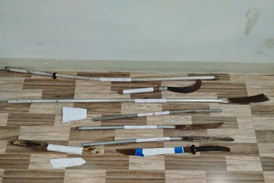 Phú Yên: Thi hành lệnh bắt và khởi tố nhóm thanh niên hẹn 'hỗn chiến' qua mạng