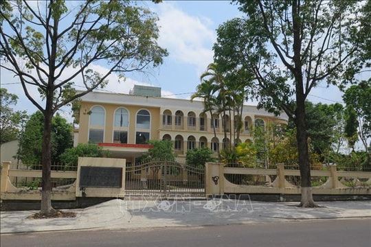 Yêu cầu báo cáo hàng tuần, xử lý dứt điểm nhà đất dôi dư sau sáp nhập