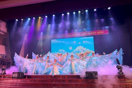 'Tiếng hát từ trái tim' trong đêm chung kết Hội thi Tiếng hát người khuyết tật toàn quốc lần thứ III