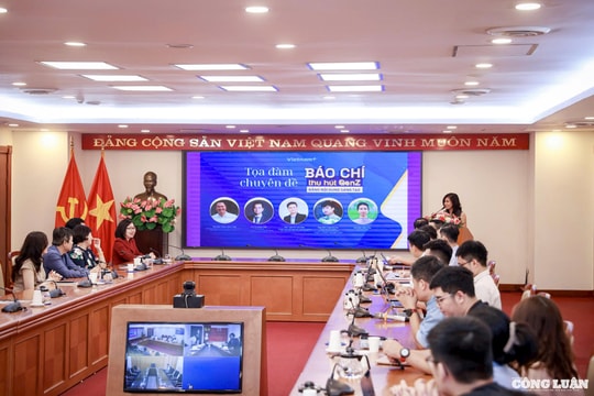 Làm sao để giữ chân độc giả 'lướt nhanh, thích mới' Gen Z?