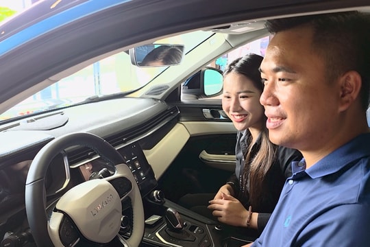 Thị trường xe kém sôi động, các hãng ô tô mới đồng loạt giảm giá