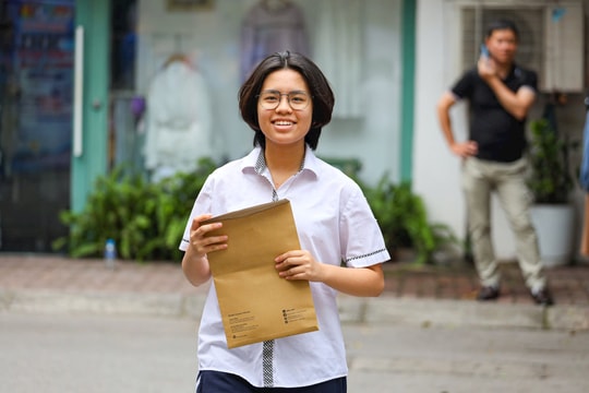 Thi tốt nghiệp THPT 2025 trong 'cuộc chuyển động' hành chính: 1 kỳ thi – 2 hệ chương trình – 4 tại chỗ