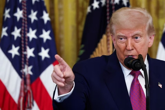 Iran tuyên bố sẽ đáp trả nếu Mỹ tham chiến, ông Trump kêu gọi Tehran đầu hàng