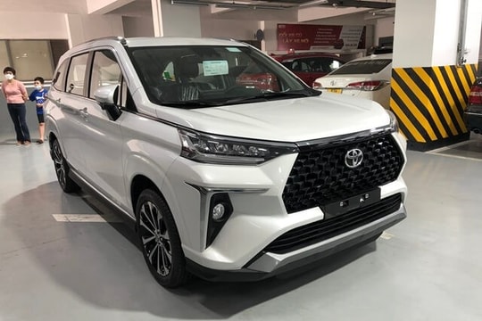 Giá xe Toyota Veloz 2025 lăn bánh và ưu đãi mới nhất