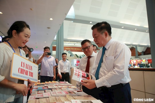 Hội Báo toàn quốc năm 2025: Tiếp thêm niềm đam mê nghề, để nhà báo vững bước trên con đường đã chọn