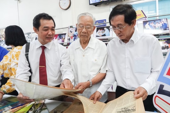 Cần Thơ tổ chức triển lãm chuyên đề ‘Bài báo là tờ hịch cách mạng’