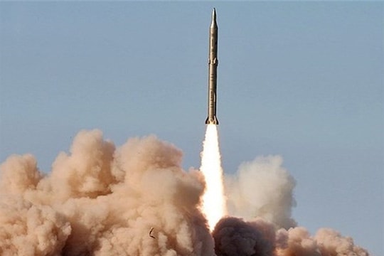 Iran lần đầu tấn công Israel bằng tên lửa đạn đạo hạng nặng Sejjil