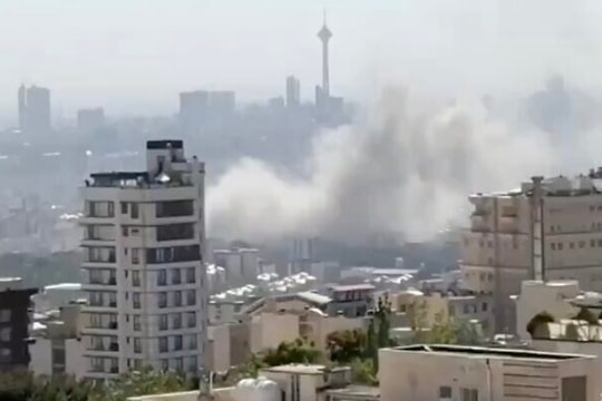 Iran và Israel tiếp tục giao tranh dữ dội, Mỹ đã phê duyệt kế hoạch tấn công?