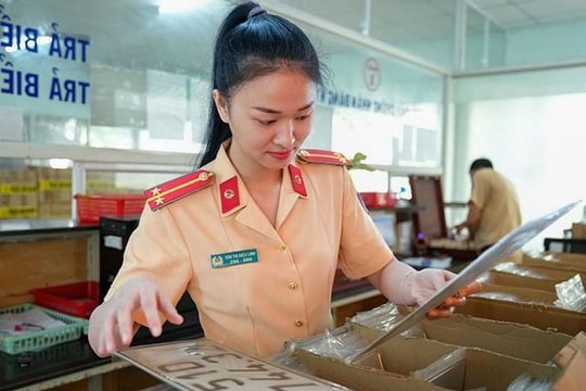 Tranh nhau biển số xe 'ngũ quý' 8, 'đại gia' chi hơn 10 tỷ đồng để 'săn' số đẹp