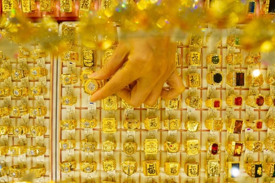 Giá vàng hôm nay 21/6/2025: Giá vàng giảm sau báo cáo từ Philly Fed