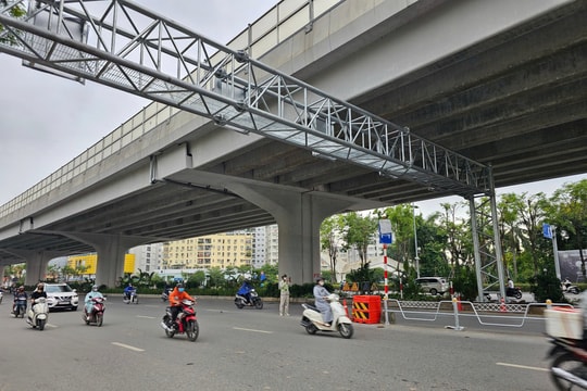 Hà Nội: Phân làn phương tiện trên đường Võ Chí Công, Phạm Văn Đồng