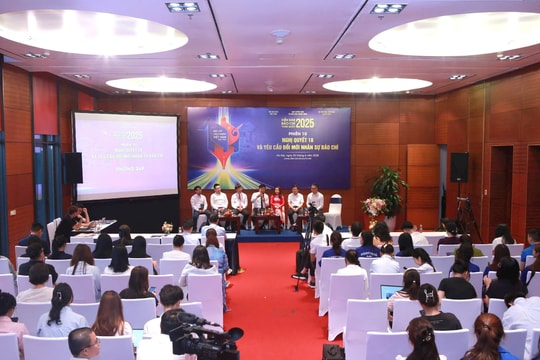 Báo chí tinh giảm, sáp nhập để 'gọn hơn, mạnh hơn': Câu trả lời cho Nghị quyết 18